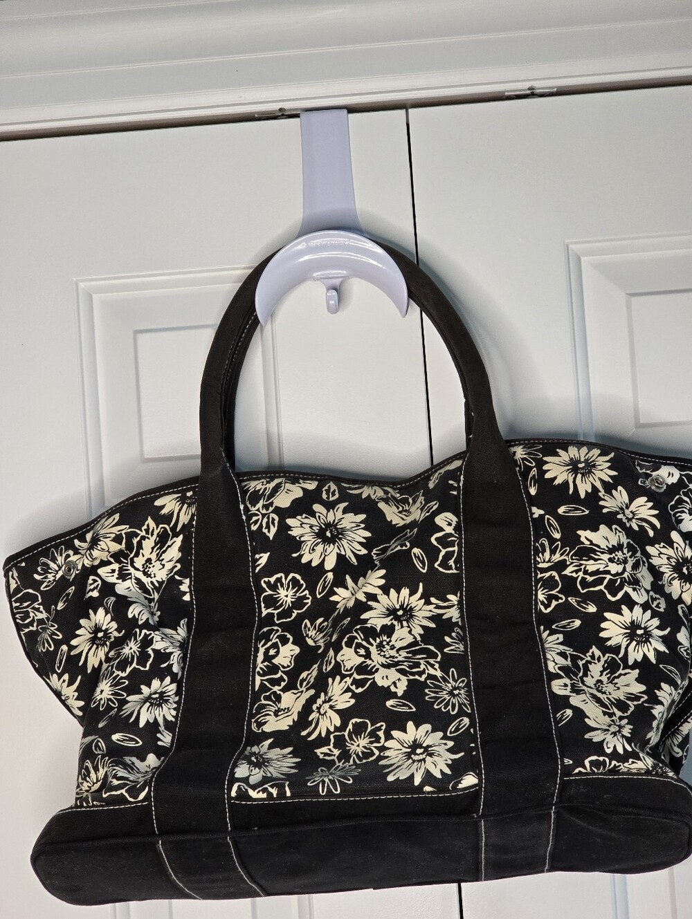 croft & barrow Black and White Daisy Canvas Tote Bag